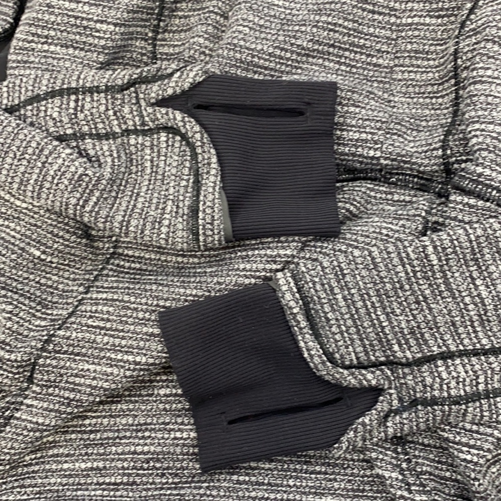 Lululemon Base Runner 1/2 Zip Sweatshirt Size 4 - Picture 6 of 6